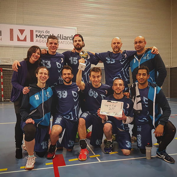 everest ultimate team indoor posing